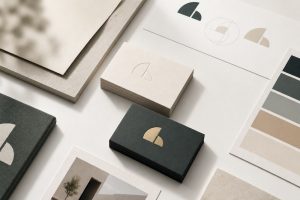 تصميم هوية بصرية احترافية للشركات والعلامات